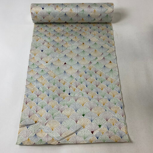 反物 秀品 小紋 青海波 葉柄 クリーム 正絹 【中古】 反物 秀品 小紋 青海波 葉柄 クリーム 正絹 【中古】