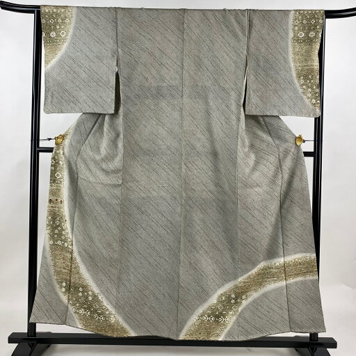付下げ 身丈155cm 裄丈66cm M 袷 草花 縞模様 刺繍 総絞り 灰色 正絹 秀品 【中古】 付下げ 身丈155cm 裄丈66cm M 袷 草花 縞模様 刺繍 総絞り 灰色 正絹 秀品 【中古】