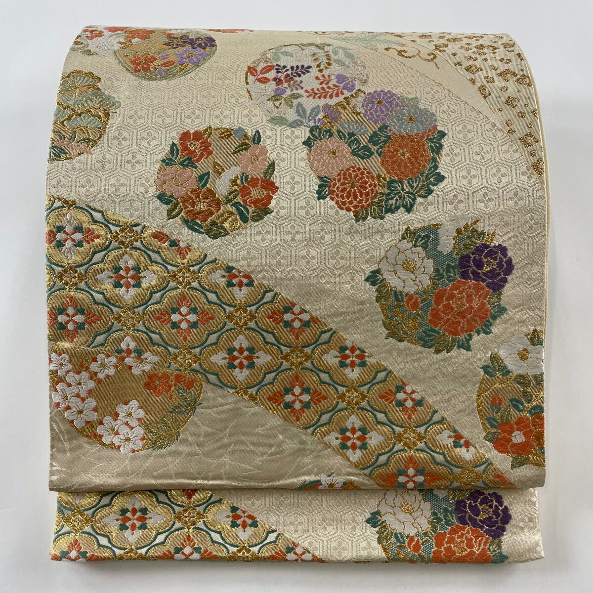 袋帯 秀品 花丸文 若松 刺繍 金糸 ベージュ 六通 正絹 【中古】