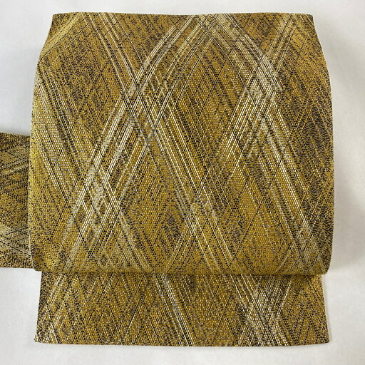 名古屋帯 美品 名品 落款あり 斜め格子 からし色 正絹 【中古】 名古屋帯 美品 名品 落款あり 斜め格子 からし色 正絹 【中古】