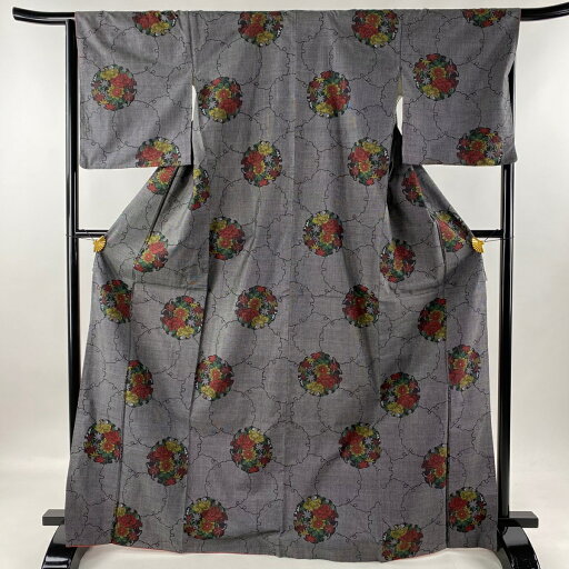 紬 身丈170.5cm 裄丈66cm M 袷 雪輪 草花 黒灰 正絹 美品 秀品 【中古】 msp30 紬 身丈170.5cm 裄丈66cm M 袷 雪輪 草花 黒灰 正絹 美品 秀品 【中古】 msp30