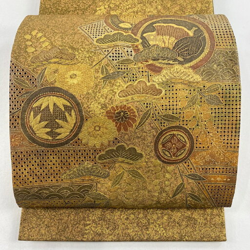 袋帯 名品 草花 蝶 金彩 刺繍 金色 お太鼓柄 正絹 【中古】 msp50 袋帯 名品 草花 蝶 金彩 刺繍 金色 お太鼓柄 正絹 【中古】 msp50