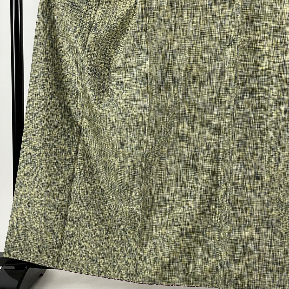 紬 身丈162cm 裄丈66cm M 袷 証紙あり 幾何学 よもぎ色 正絹 美品 逸品 【中古】