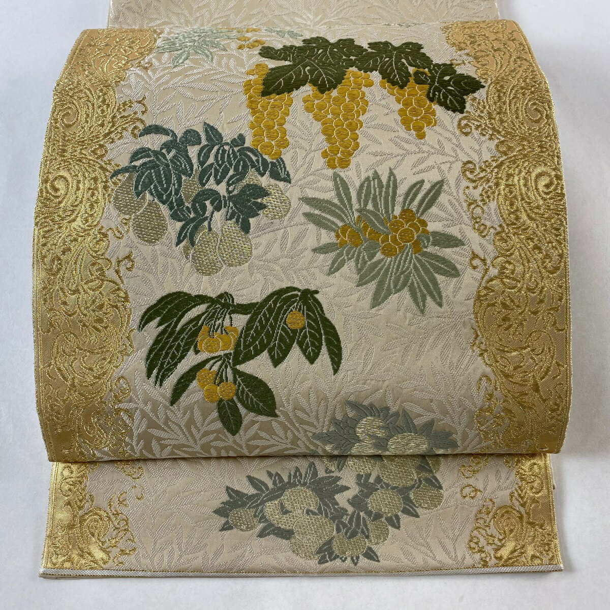 袋帯 美品 逸品 落款あり 山口克爾監修 関西仕立て 柳地果実文 葡萄 生り物 唐織 金糸 ベージュ お太鼓柄 正絹 【中古】