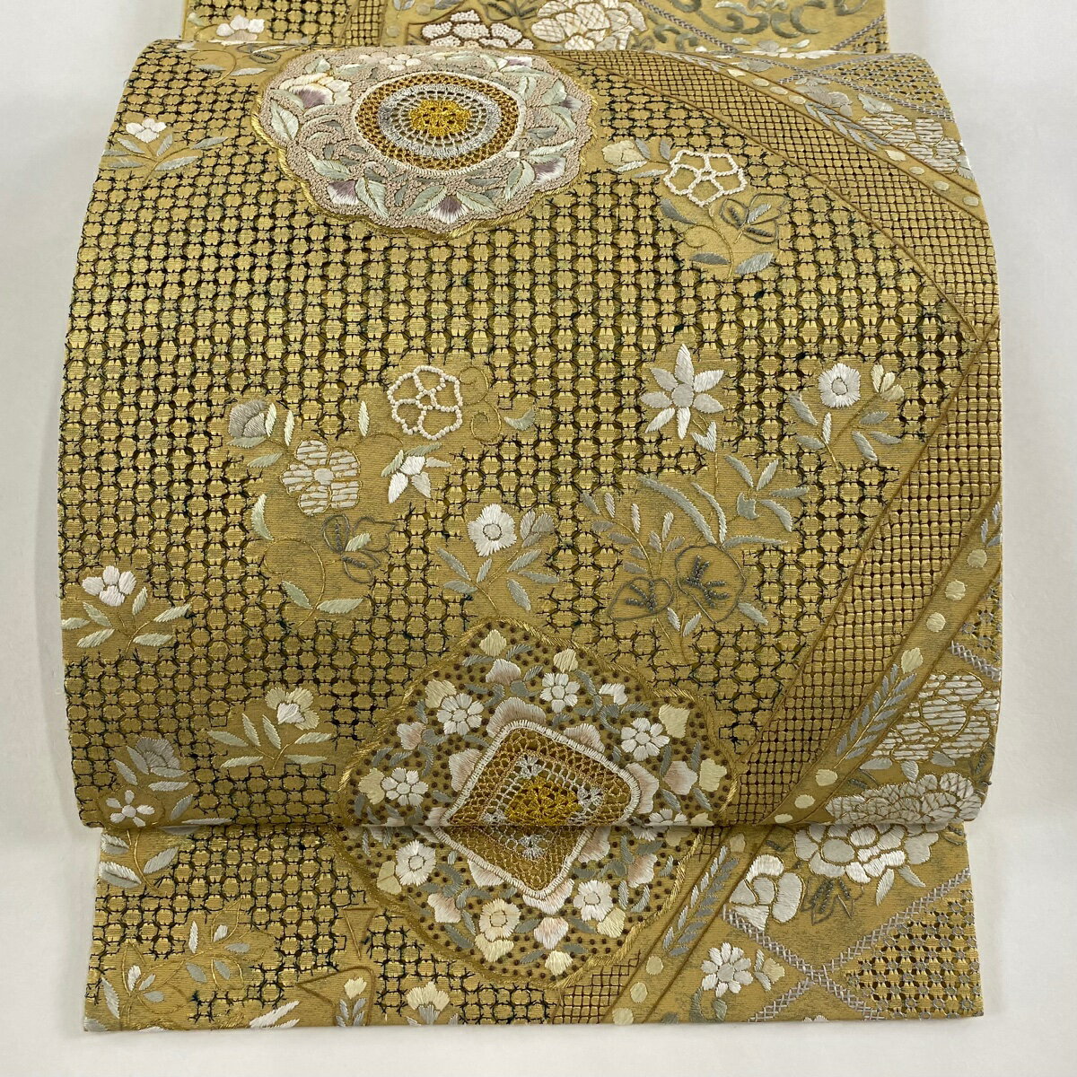 袋帯 逸品 華文 草花 金銀糸 刺繍 金色 六通 正絹 【中古】