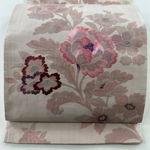 袋名古屋帯 秀品 紬地 草花 刺繍 銀糸 薄ピンク 正絹 【中古】 袋名古屋帯 秀品 紬地 草花 刺繍 銀糸 薄ピンク 正絹 【中古】