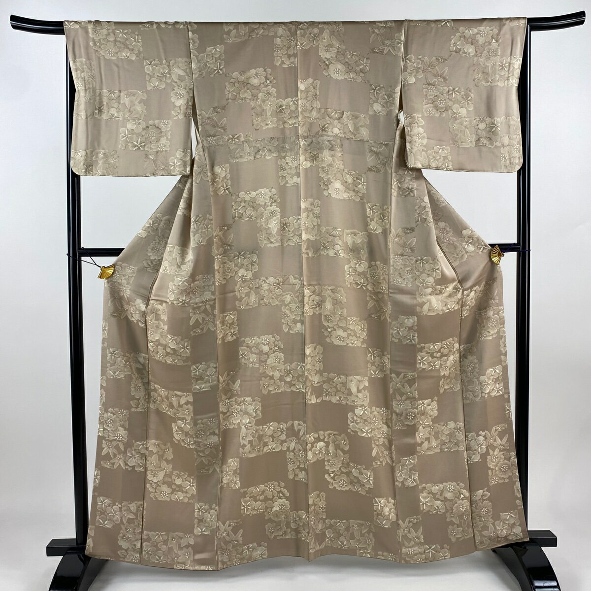 小紋 身丈161cm 裄丈67cm M 袷 草花 ベージュ 正絹 美品 秀品 【中古】