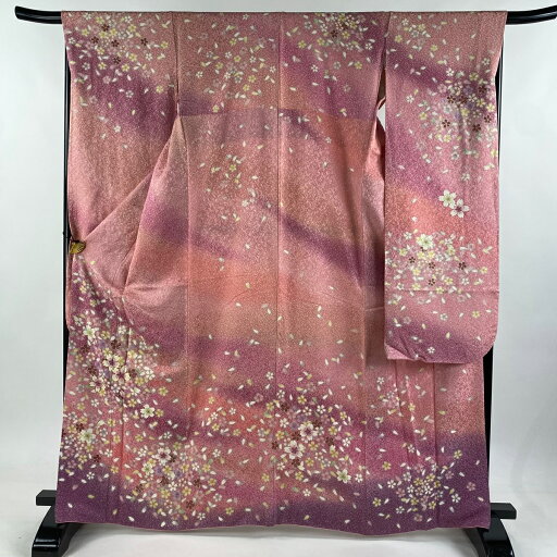 振袖 身丈163cm 裄丈67.5cm L 袷 桜 桜の花びら 金通し 金糸 ピンク 正絹 逸品 【中古】 振袖 身丈163cm 裄丈67.5cm L 袷 桜 桜の花びら 金通し 金糸 ピンク 正絹 逸品 【中古】