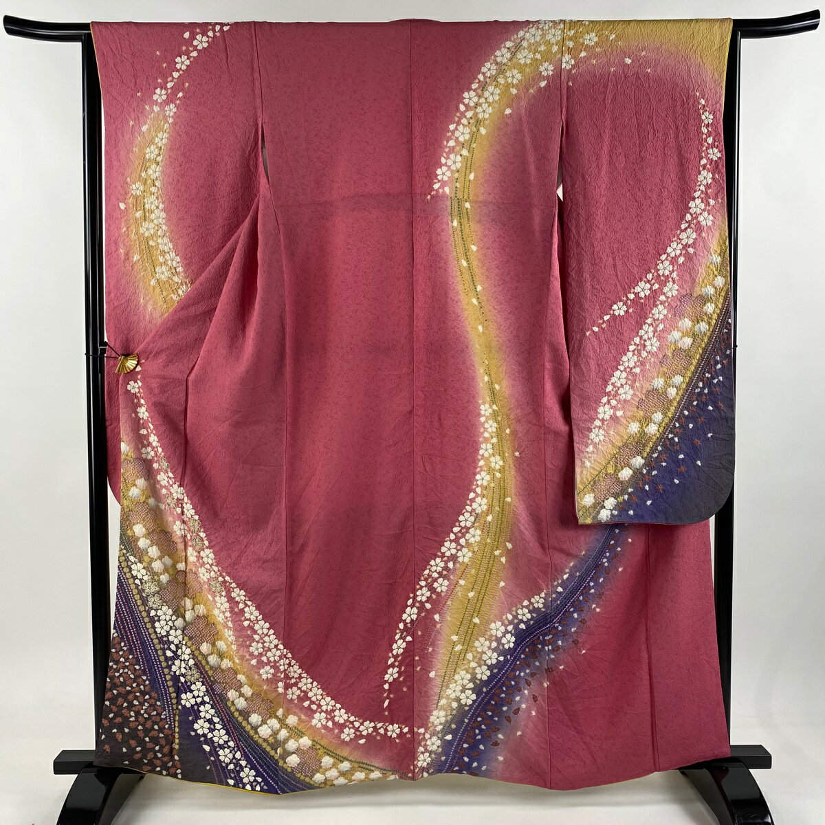 振袖 身丈160.5cm 裄丈64cm M 袷 鈴乃屋 桜 花びら 金通し 金糸 ピンク 正絹 逸品 【中古】
