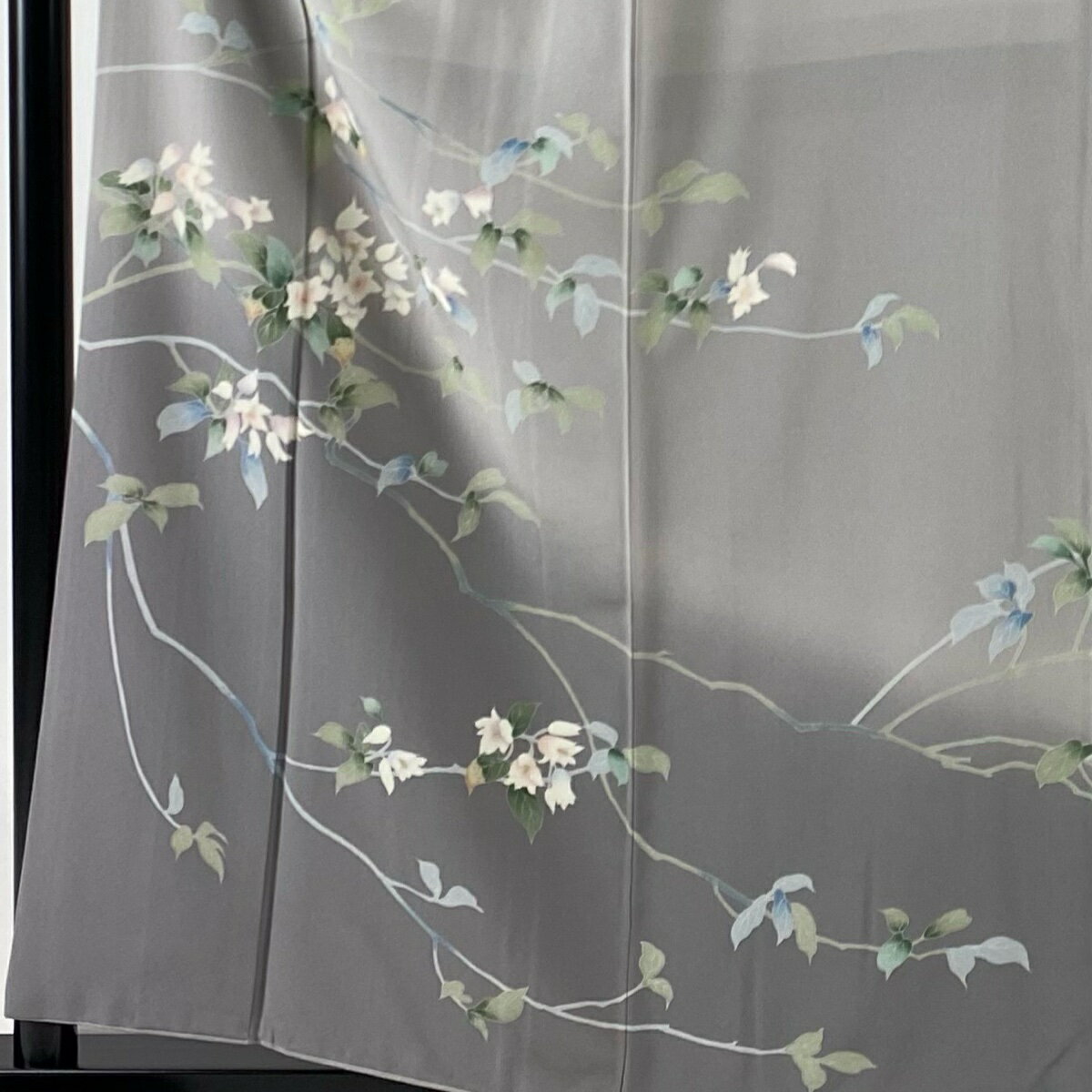訪問着 身丈158cm 裄丈65cm M 袷 落款あり 枝花 ぼかし 灰色 正絹 名品 一つ紋 【中古】