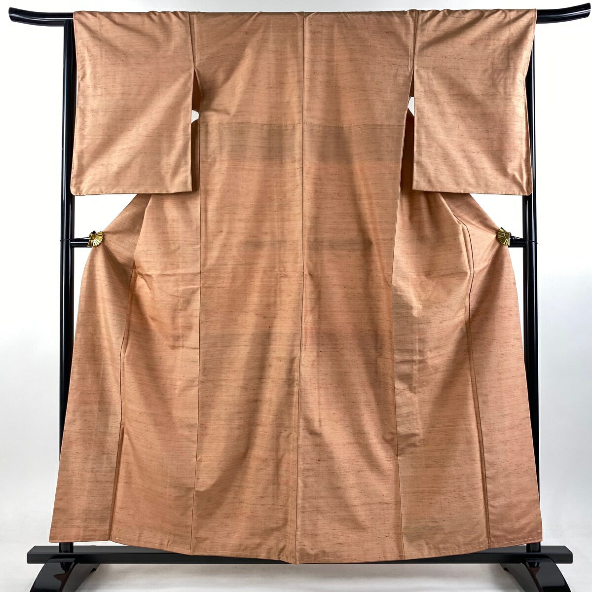 紬 身丈159cm 裄丈65.5cm M 袷 牛首紬 証紙あり サーモンピンク 正絹 美品 逸品 【中古】