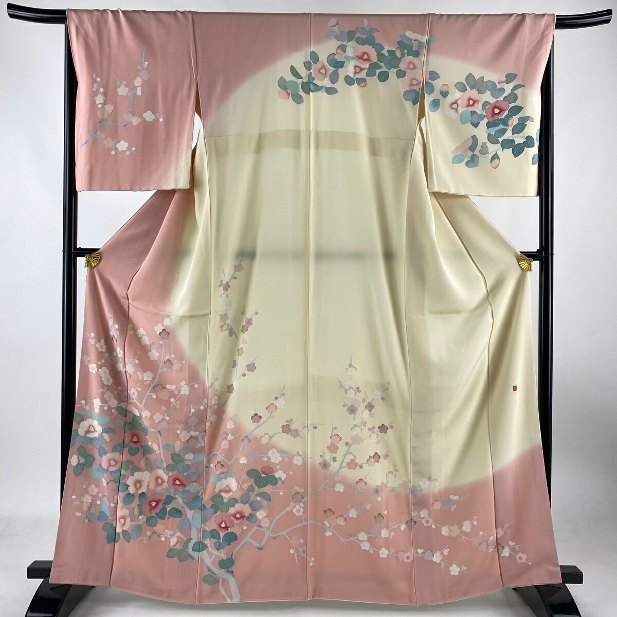 訪問着 身丈164.5cm 裄丈67cm M 袷 落款あり 椿 枝梅 染め分け ピンク 正絹 名品 【中古】