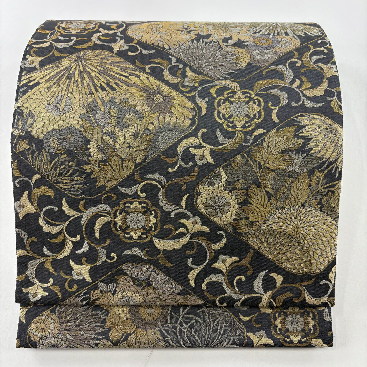 袋帯 美品 逸品 箔屋清兵衛 落款あり 菊 花唐草 箔 草木染 墨色 全通 正絹 【中古】