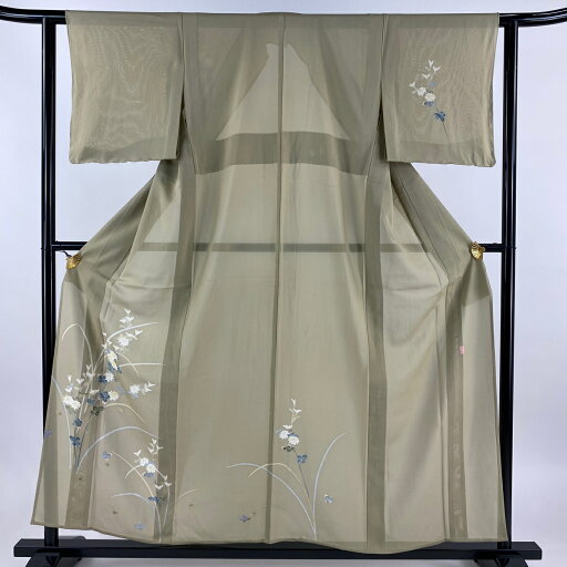 付下げ 身丈155.5cm 裄丈60.5cm S 薄物 絽 南克治 落款あり 菊 芝 薄茶色 正絹 美品 秀品 【中古】 付下げ 身丈155.5cm 裄丈60.5cm S 薄物 絽 南克治 落款あり 菊 芝 薄茶色 正絹 美品 秀品 【中古】