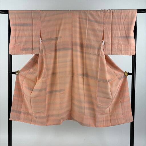 長襦袢 身丈124.5cm 裄丈66.5cm M 霞 ぼかし サーモンピンク 正絹 秀品 【中古】 長襦袢 身丈124.5cm 裄丈66.5cm M 霞 ぼかし サーモンピンク 正絹 秀品 【中古】