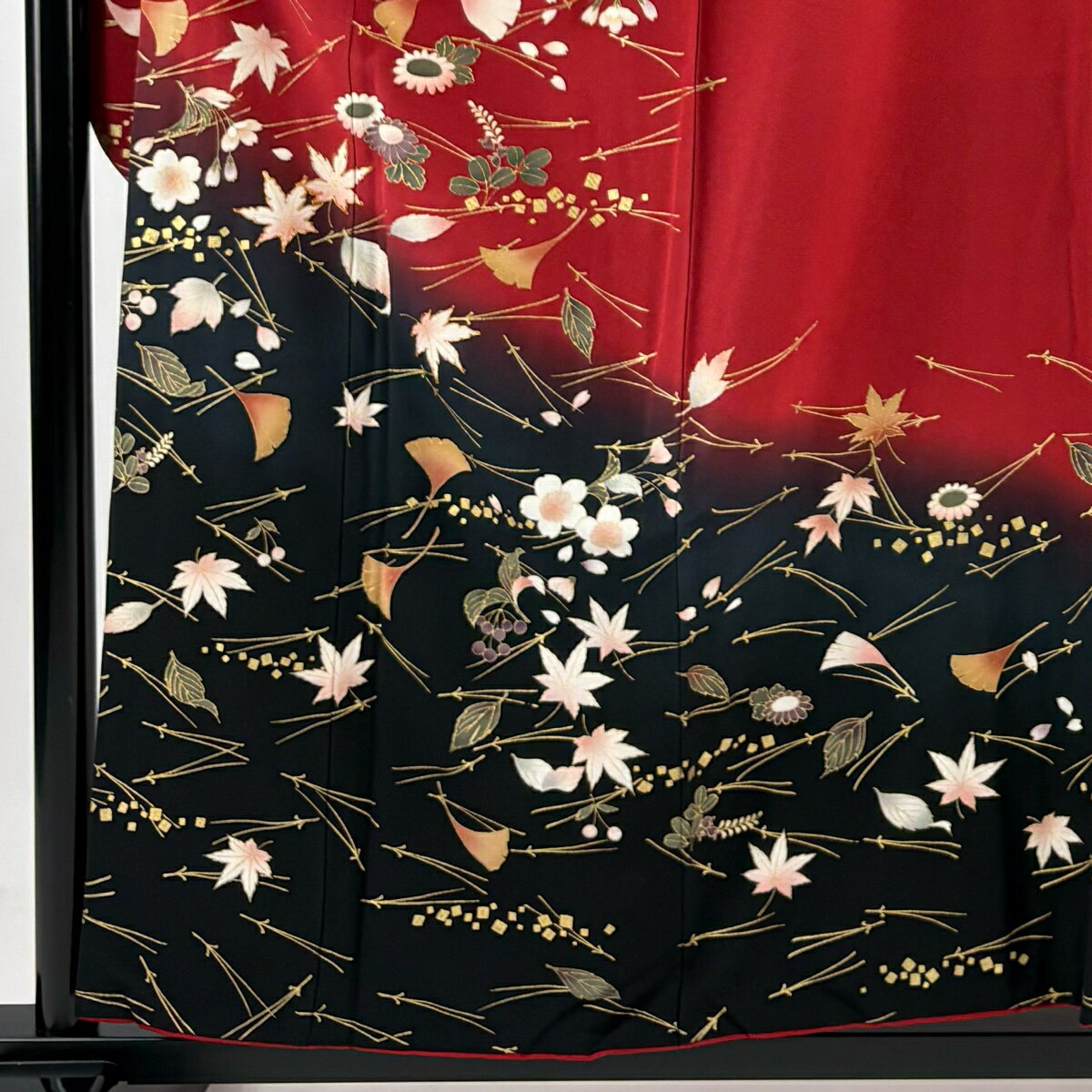 振袖 身丈157.5cm 裄丈65cm M 袷 吹き寄せ 金糸 金彩 赤 正絹 美品 秀品 【中古】