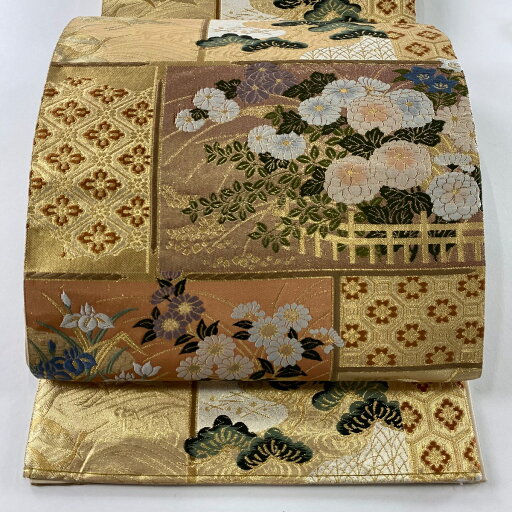 袋帯 美品 秀品 草花 鶴 金糸 刺繍 金色 六通 正絹 【中古】 袋帯 美品 秀品 草花 鶴 金糸 刺繍 金色 六通 正絹 【中古】