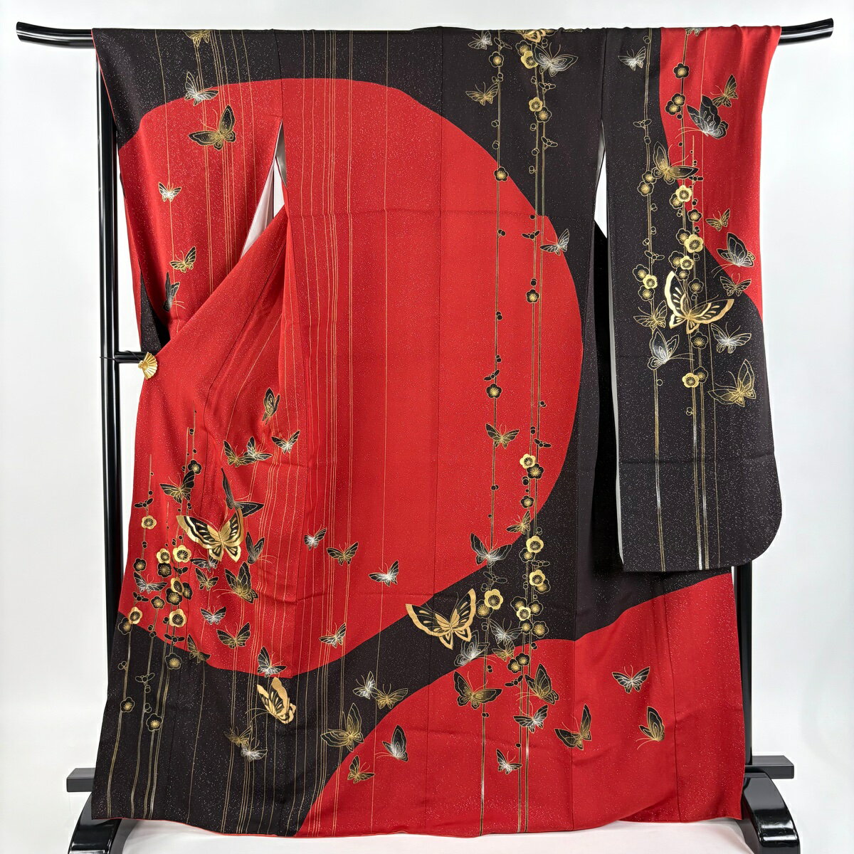 振袖 身丈168cm 裄丈70cm L 袷 蝶 枝梅 金銀彩 箔 茜色 正絹 逸品 【中古】