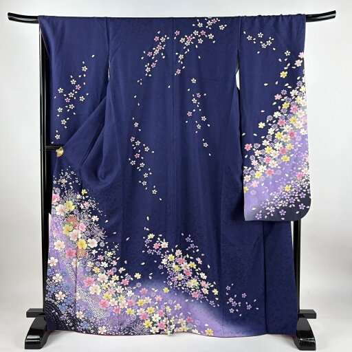 振袖 身丈167.5cm 裄丈67.5cm L 袷 草花 乱菊 金彩 箔 青紫 正絹 名品 【中古】 振袖 身丈167.5cm 裄丈67.5cm L 袷 草花 乱菊 金彩 箔 青紫 正絹 名品 【中古】