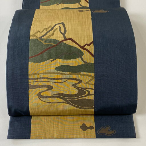 袋帯 美品 名品 木屋太 落款あり 山 流水 紺色 六通 正絹 【中古】 袋帯 美品 名品 木屋太 落款あり 山 流水 紺色 六通 正絹 【中古】
