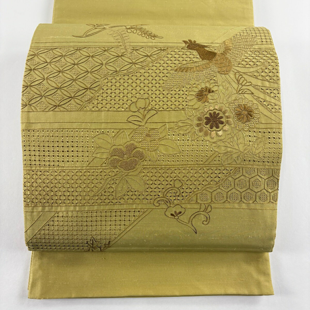 袋帯 秀品 鳥 椿 刺繍 からし色 お太鼓柄 正絹 【中古】