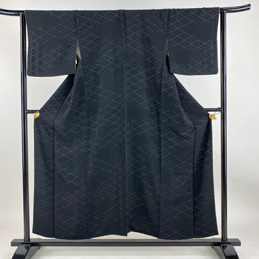 小紋 身丈152cm 裄丈63cm S 袷 菱 幾何学模様 黒 正絹 美品 優品 【中古】 小紋 身丈152cm 裄丈63cm S 袷 菱 幾何学模様 黒 正絹 美品 優品 【中古】
