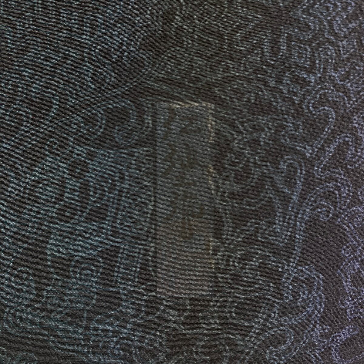 小紋 身丈155.5cm 裄丈63cm S 袷 前田仁仙 やまと 落款あり 華文 花唐草 縦ぼかし 縮緬 黒 正絹 美品 逸品 【中古】