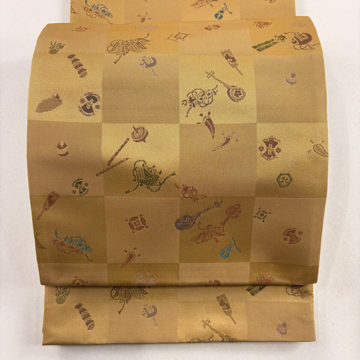 袋帯 美品 優品 宝尽くし 市松 薄黄土色 六通 化繊 【中古】