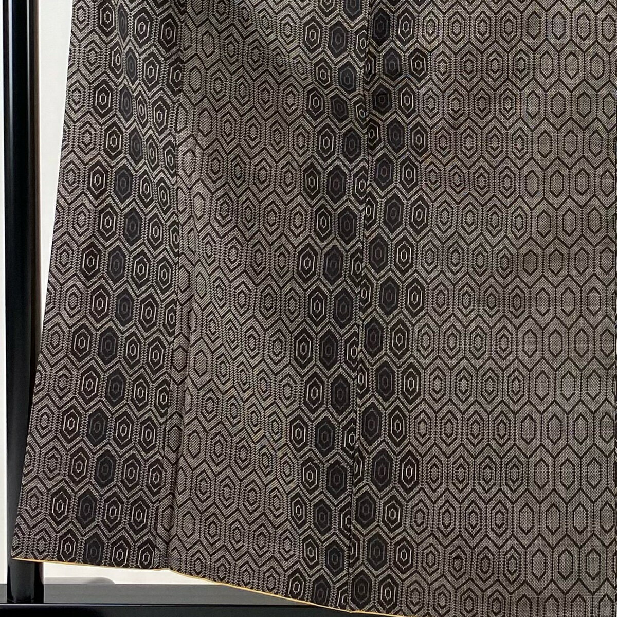 紬 身丈159cm 裄丈62cm S 袷 子持ち亀甲 焦茶色 正絹 秀品 【中古】 msp50 2
