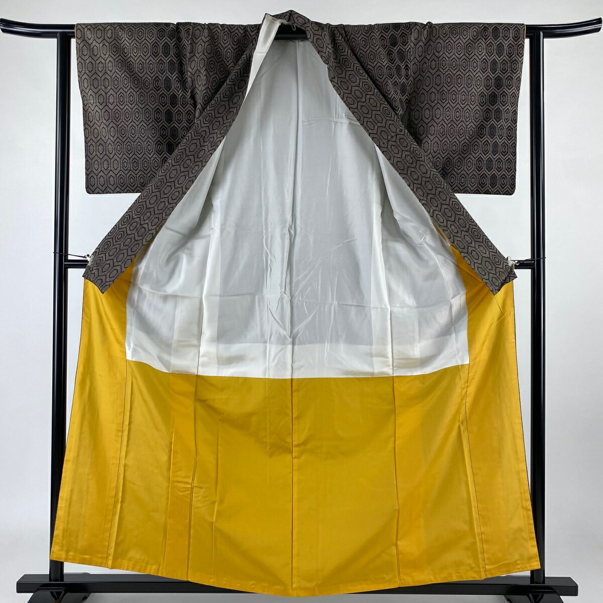 紬 身丈159cm 裄丈62cm S 袷 子持ち亀甲 焦茶色 正絹 秀品 【中古】 msp50 3