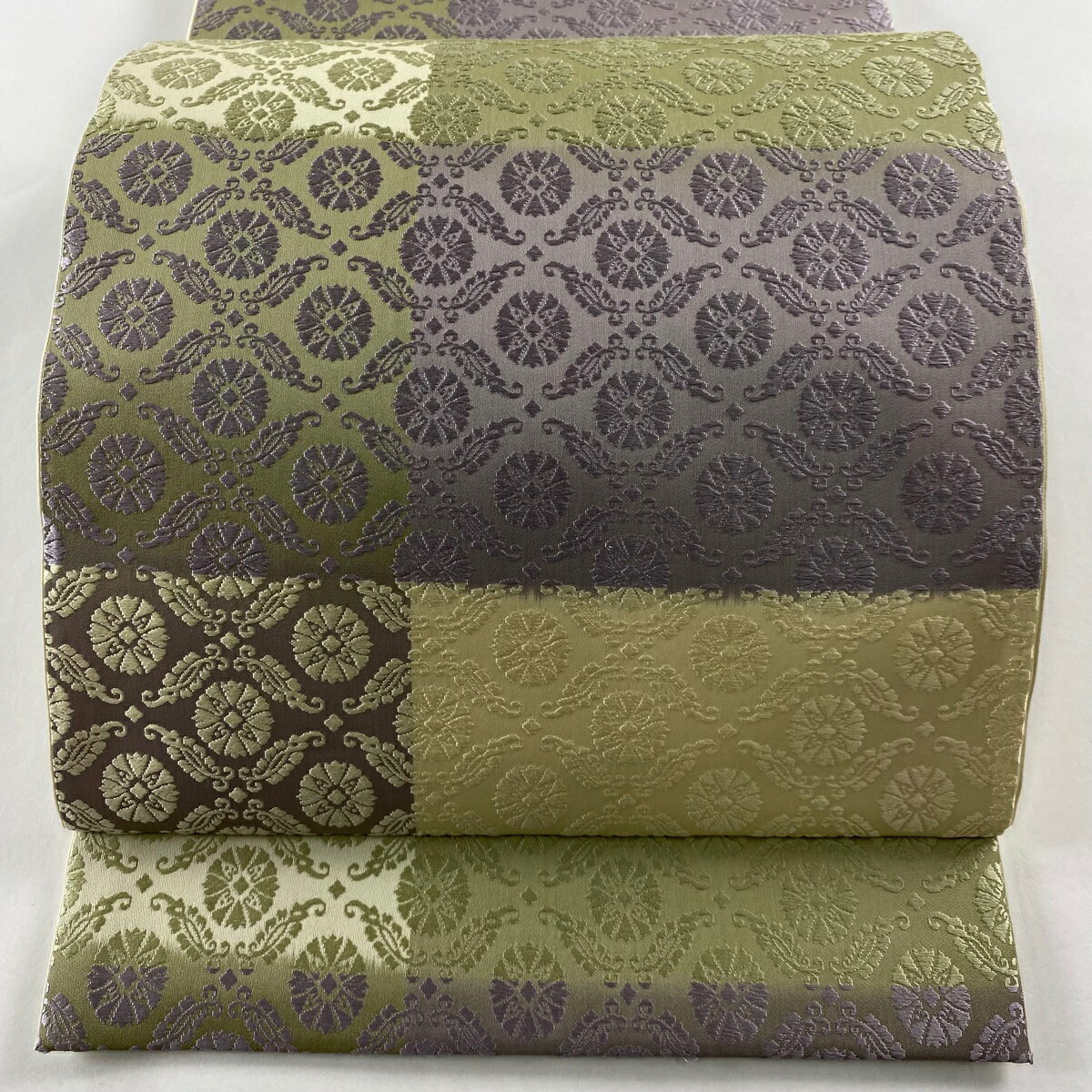 袋帯 美品 名品 小葵文 刺繍 鶯色 六通 正絹 【中古】