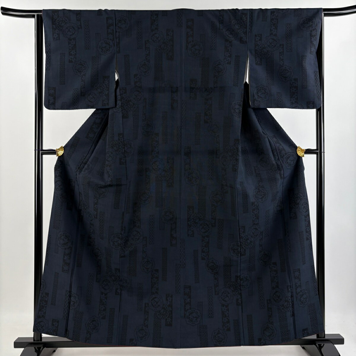 紬 身丈160cm 裄丈65cm M 袷 鏡裏文 短冊 紺色 正絹 秀品 【中古】 msp50