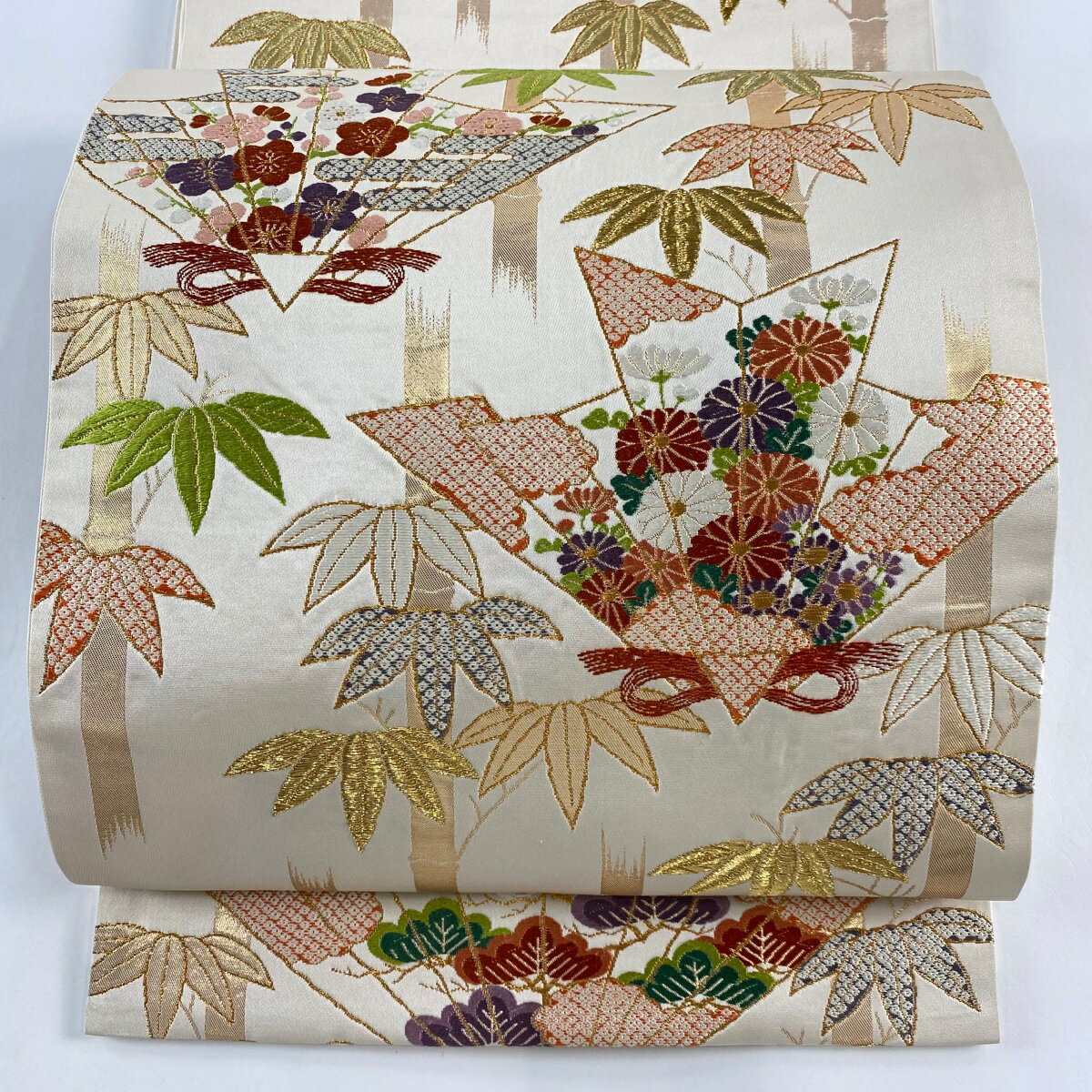 袋帯 美品 逸品 河合美術織物 落款あり 笹 梅 金糸 箔 クリーム 六通 正絹 【中古】