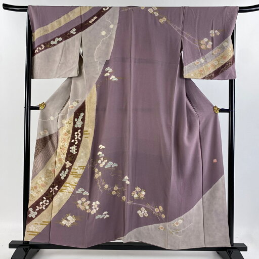 訪問着 身丈155cm 裄丈67.5cm L 袷 滝泰 落款あり 菊唐草 若松 金彩 絞り 灰紫 正絹 名品 【中古】 訪問着 身丈155cm 裄丈67.5cm L 袷 滝泰 落款あり 菊唐草 若松 金彩 絞り 灰紫 正絹 名品 【中古】