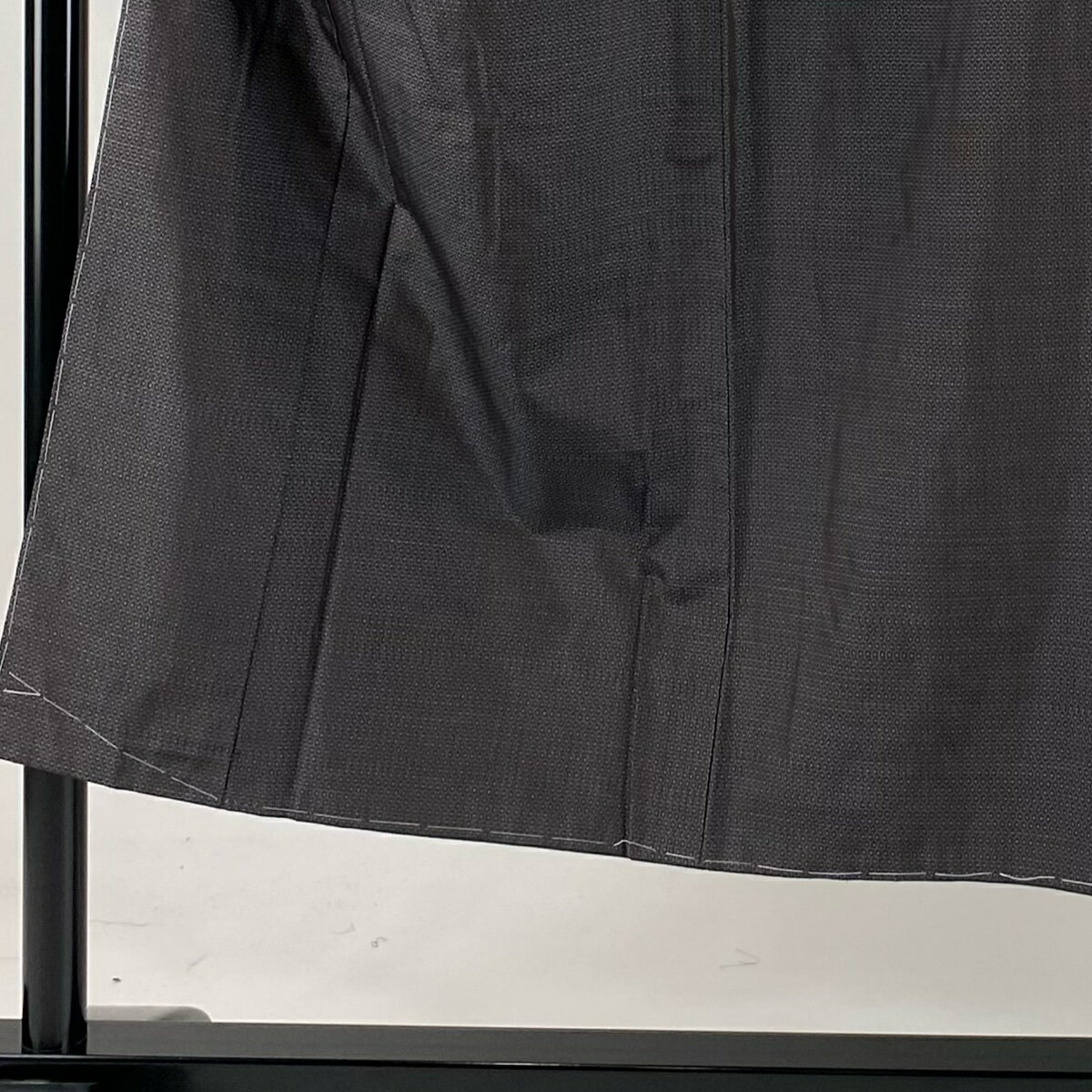 男着物 身丈145cm 裄丈68.5cm M 袷 アンサブル 紬 亀甲絣 茶紫 正絹 秀品 【中古】