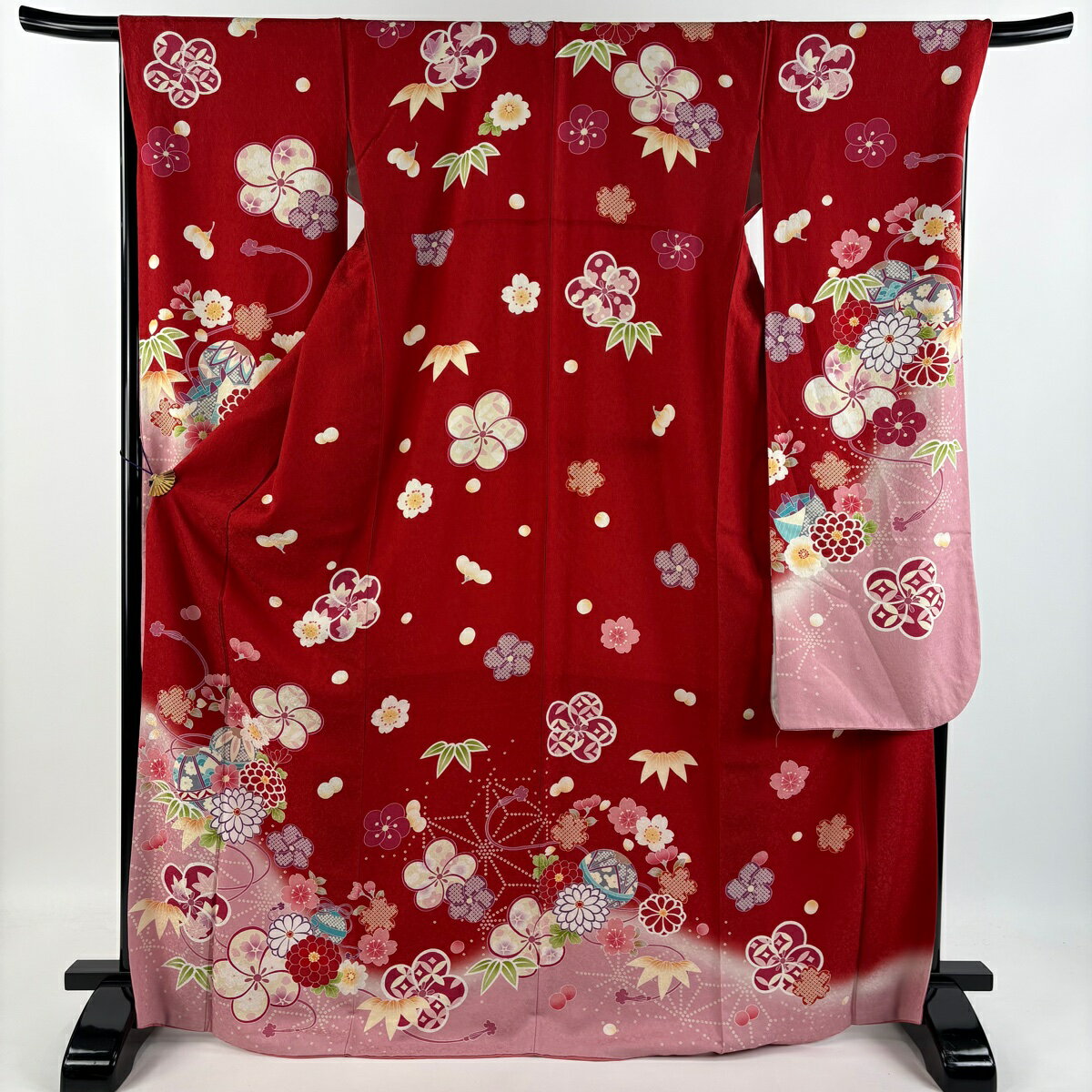 振袖 身丈169cm 裄丈69cm L 袷 鞠 ねじ梅 染め分け ぼかし 赤 正絹 名品 【中古】