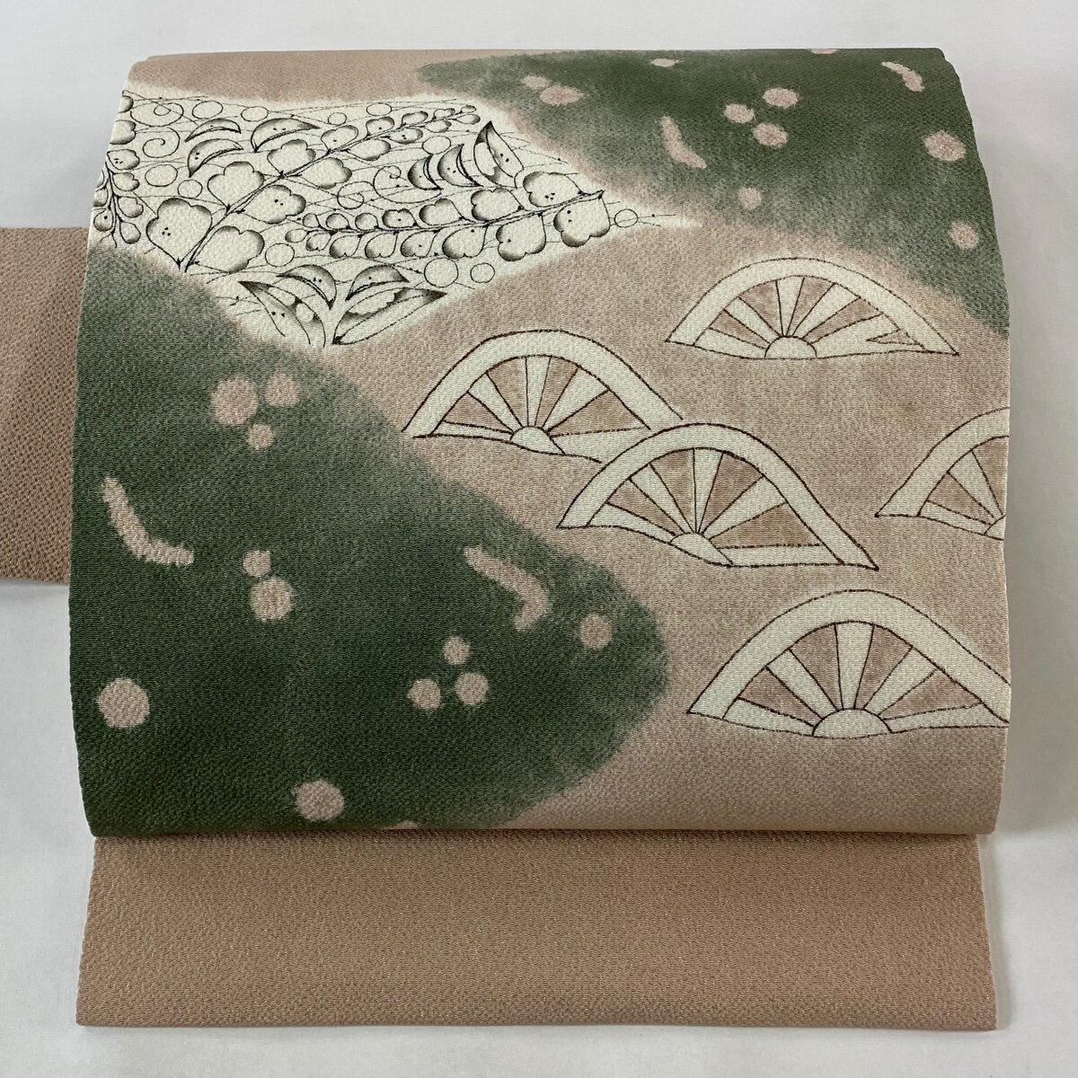 名古屋帯 美品 逸品 小倉淳史 落款あり 藤 片輪車 縮緬 ピンクベージュ 正絹 【中古】 msp29のサムネイル