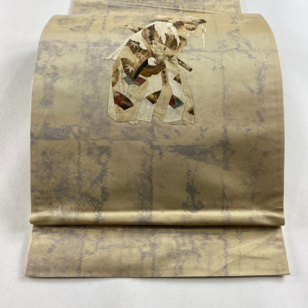 袋帯 秀品 落款あり 草苑白水 蓑虫工芸 人物 扇 箔 ベージュ お太鼓柄 正絹 【中古】(4)