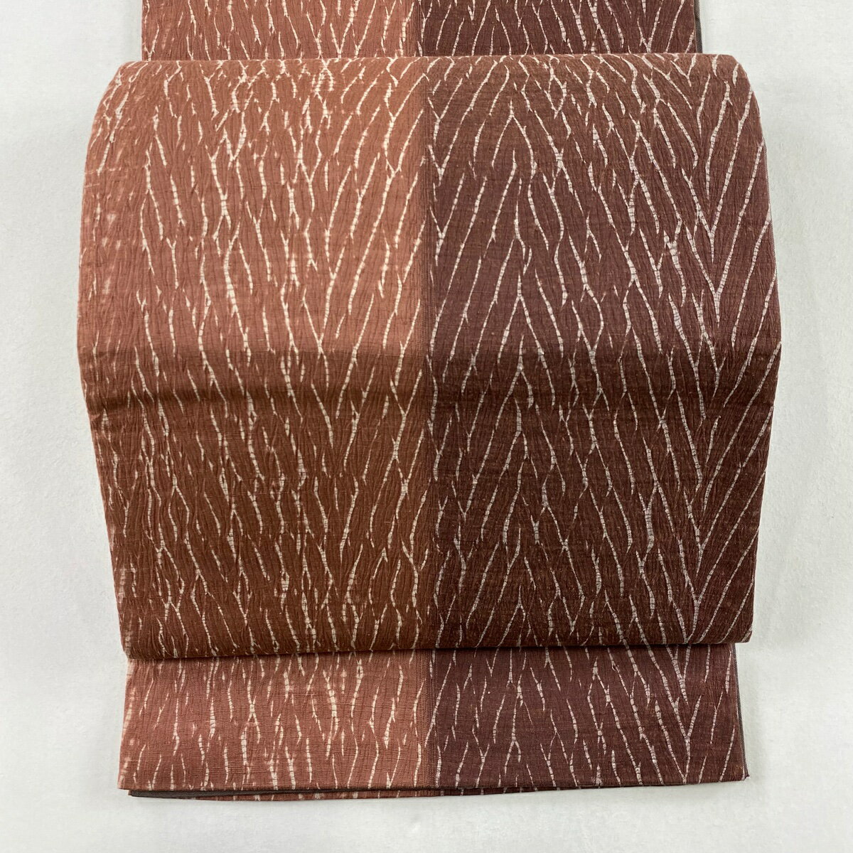 袋名古屋帯 秀品 紬地 縞 幾何学模様 絞り 小豆色 正絹 【中古】