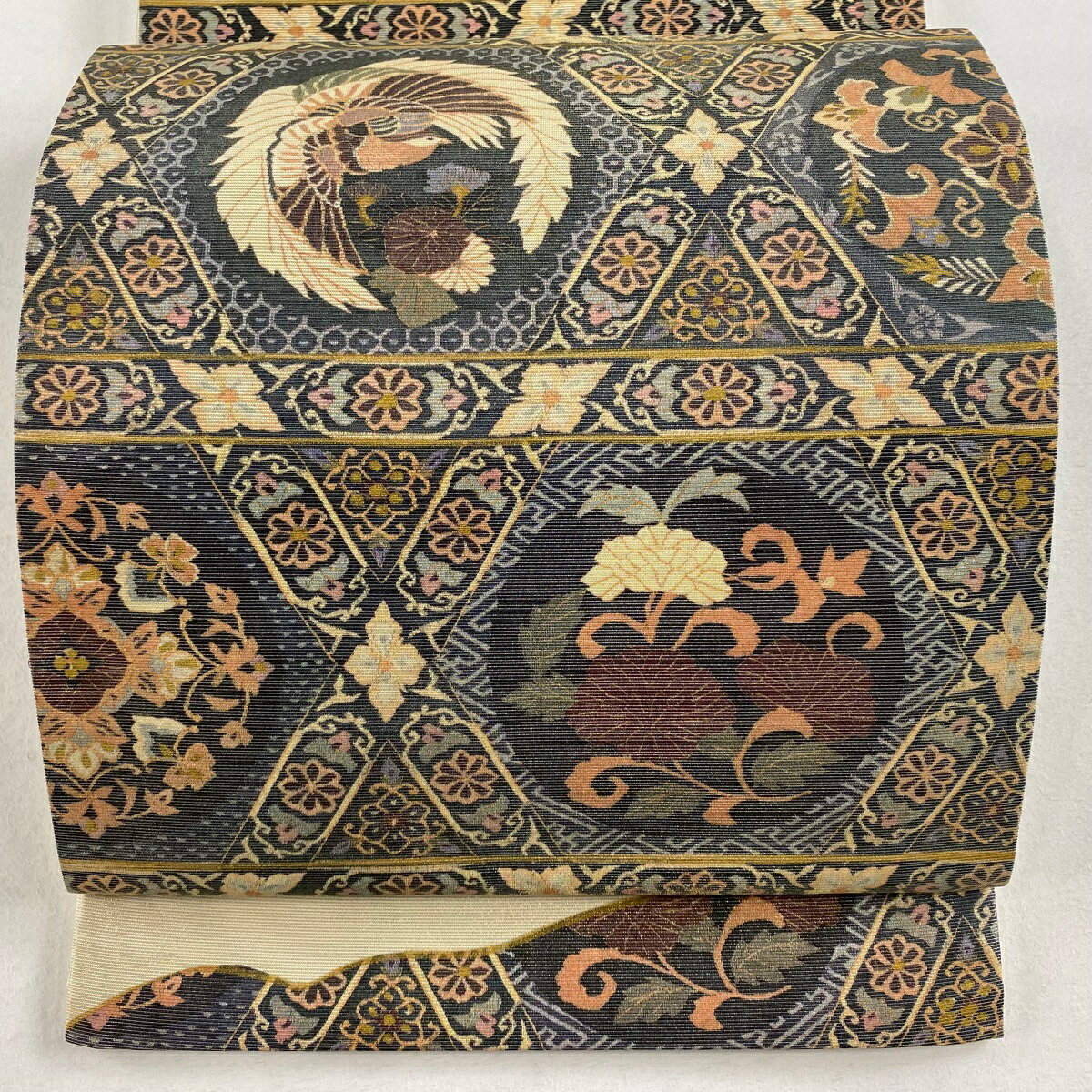 袋帯 秀品 花鳥 亀甲 金糸 金彩 クリーム お太鼓柄 正絹 【中古】(4)