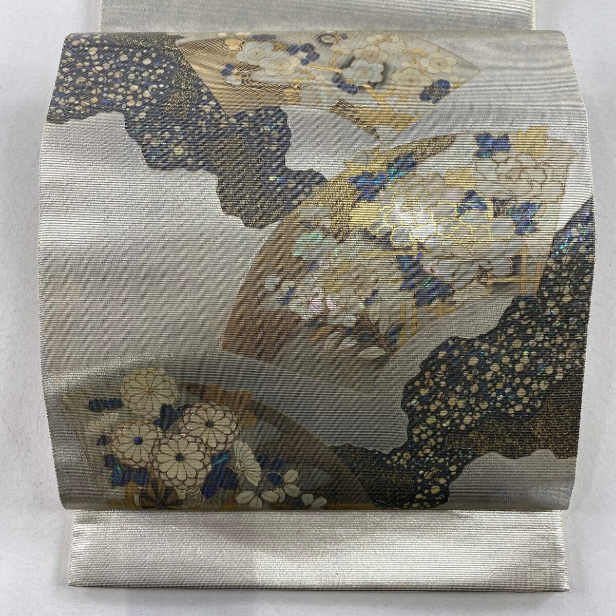 【最終値引き】 袋帯 美品 名品 扇面 草花 螺鈿箔 銀色 お太鼓柄 正絹 【中古】 msp50(4)