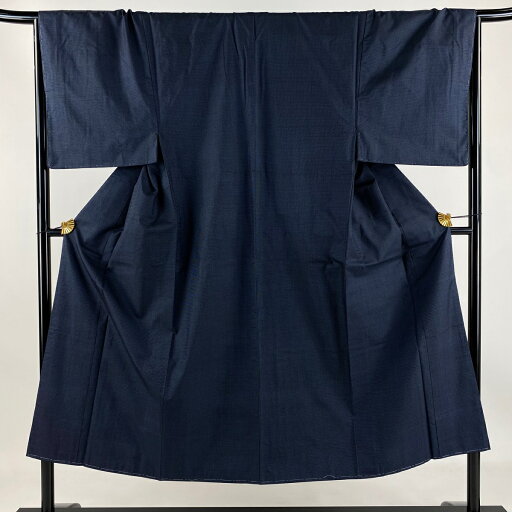 男着物 身丈145.5cm 裄丈67cm M アンサンブル大島紬 証紙あり 亀甲絣 紺色 正絹 秀品 【中古】 男着物 身丈145.5cm 裄丈67cm M アンサンブル大島紬 証紙あり 亀甲絣 紺色 正絹 秀品 【中古】