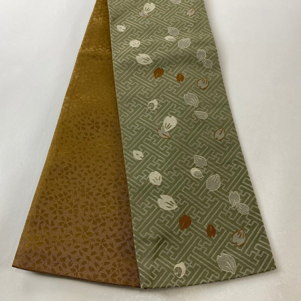 半幅帯 美品 優品 花びら 紗綾形 灰緑 化繊 【中古】