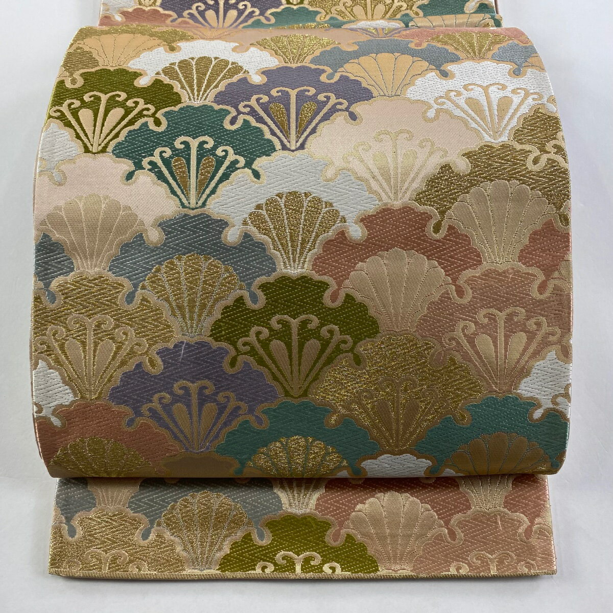 袋帯 美品 秀品 雪輪青海波 唐織 箔 ピンクベージュ 六通 正絹 【中古】(4)