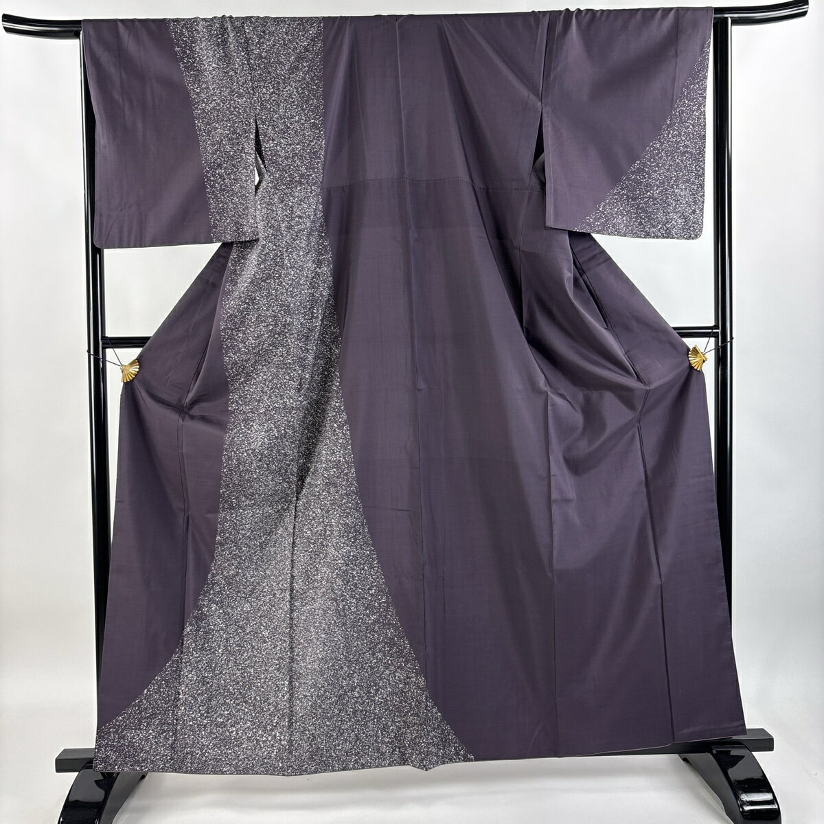 付下げ 身丈162cm 裄丈66cm M 袷 大島紬地 背抜き 幾何学 紫 正絹 美品 秀品 【中古】のサムネイル