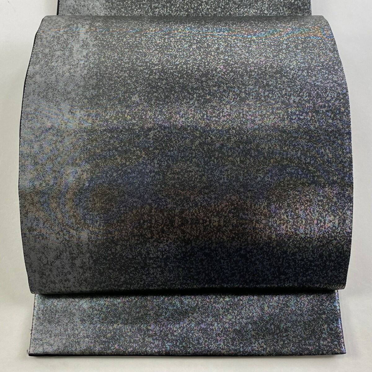 袋帯 美品 名品 落款あり 小篠綾子 幾何学模様 箔 黒灰 六通 正絹 【中古】