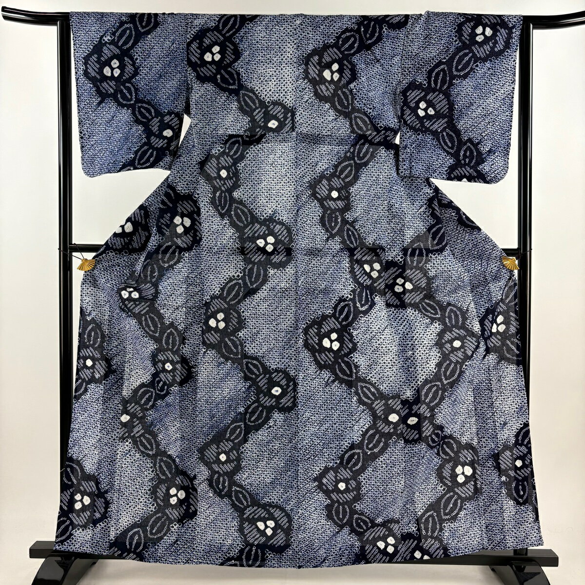 浴衣 身丈162.5cm 裄丈63cm S 絞り浴衣 椿 紺色 綿 名品 【中古】 msp50