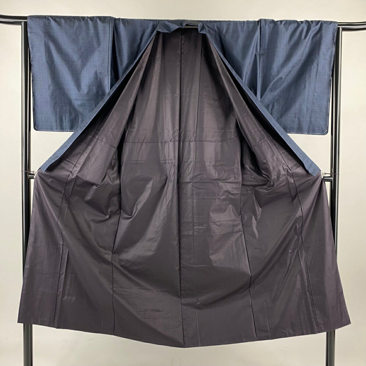 【美品】 男着物 身丈142.5cm 裄丈67cm M 袷 紬 亀甲絣 紺色 正絹 優品 【中古】