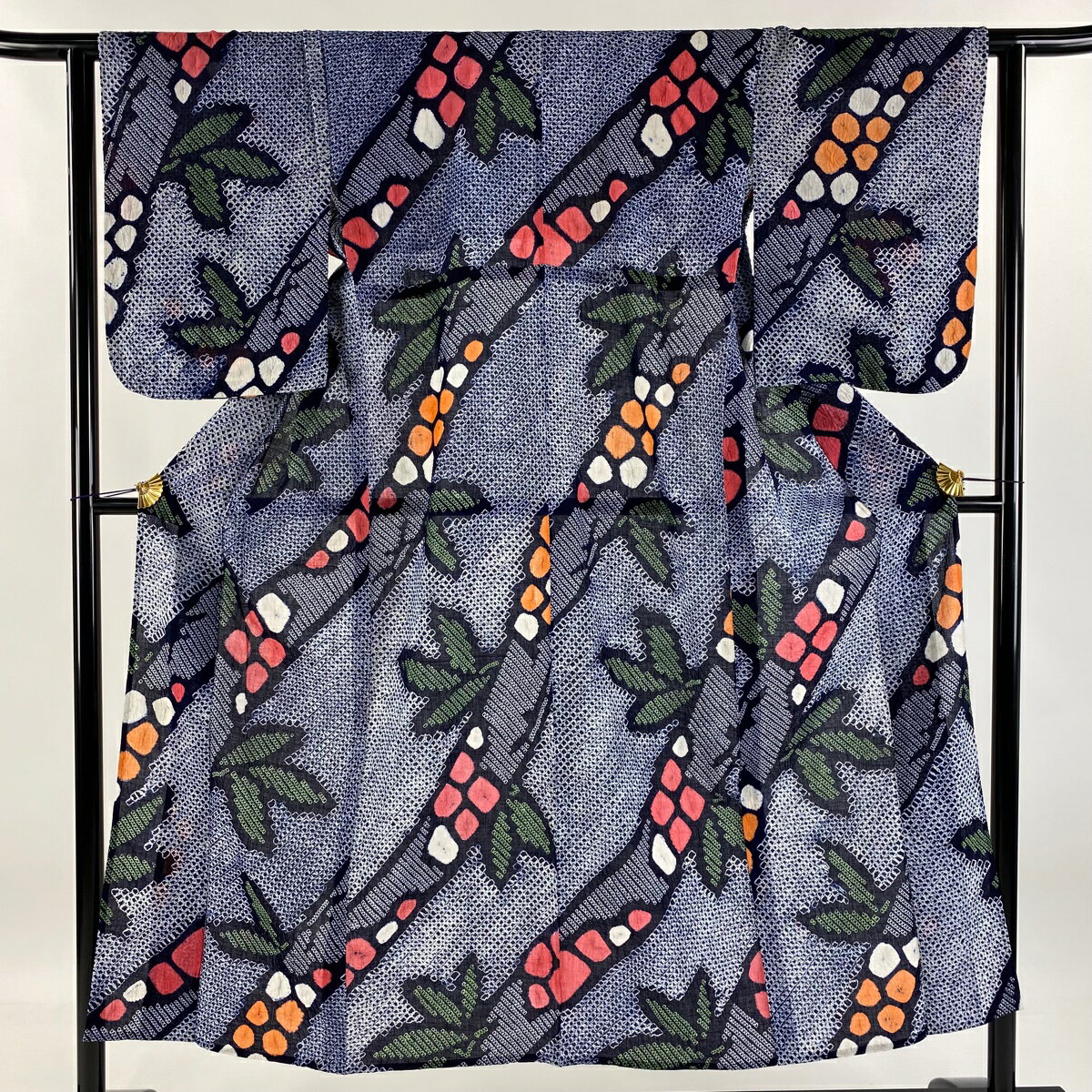 浴衣 身丈149.5cm 裄丈64cm M 絞り浴衣 草花 総絞り 紺色 綿 名品 【中古】 msp50