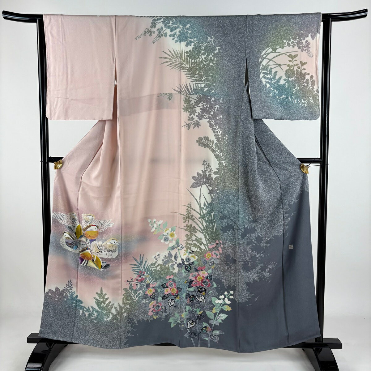 訪問着 身丈158cm 裄丈63.5cm S 袷 人間国宝 羽田登喜男 落款あり 鴛鴦 草花 金銀彩 ぼかし ピンク 正絹 逸品 【中古】 msp50